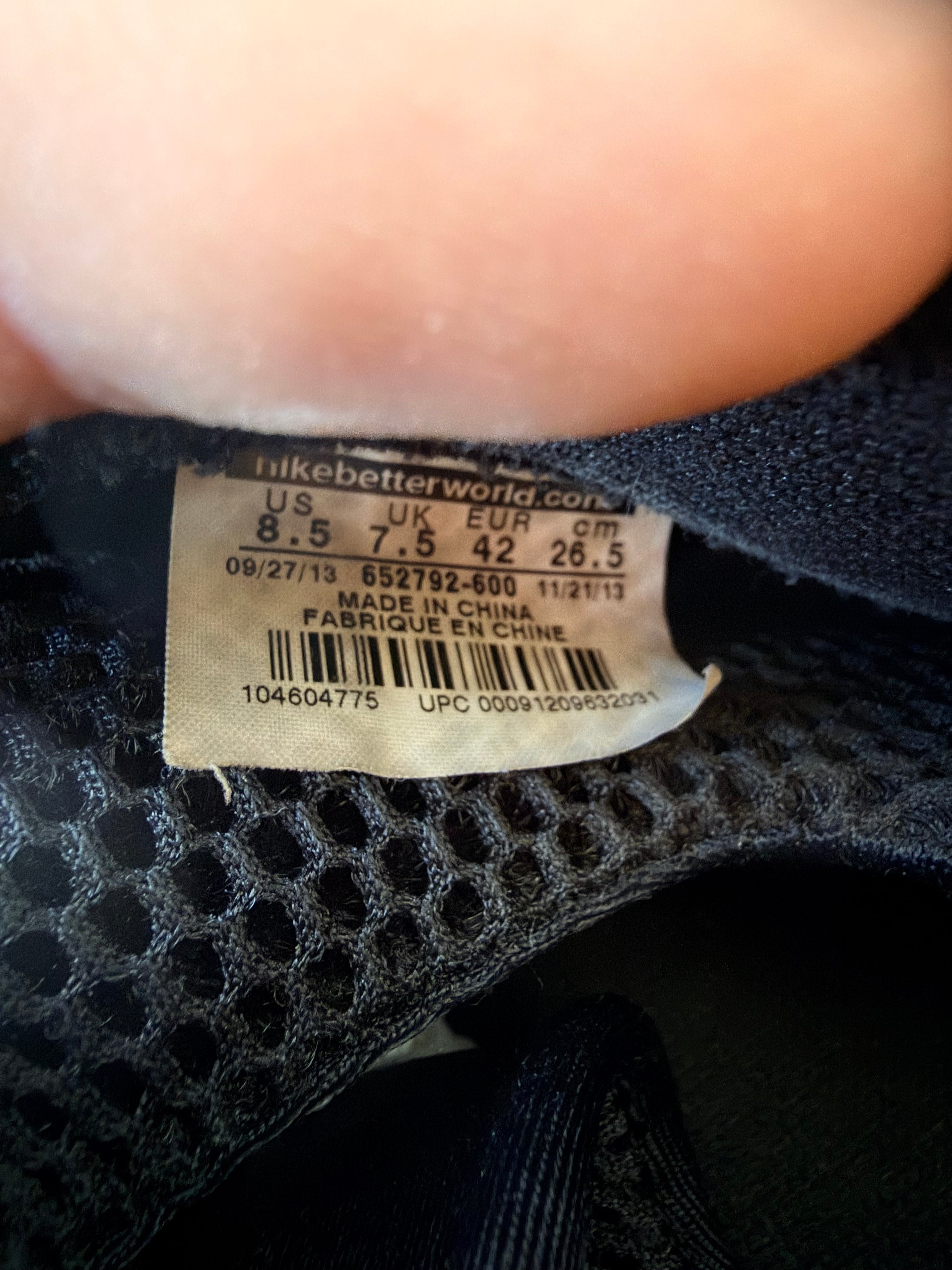 Red Nike Supreme Foamposite