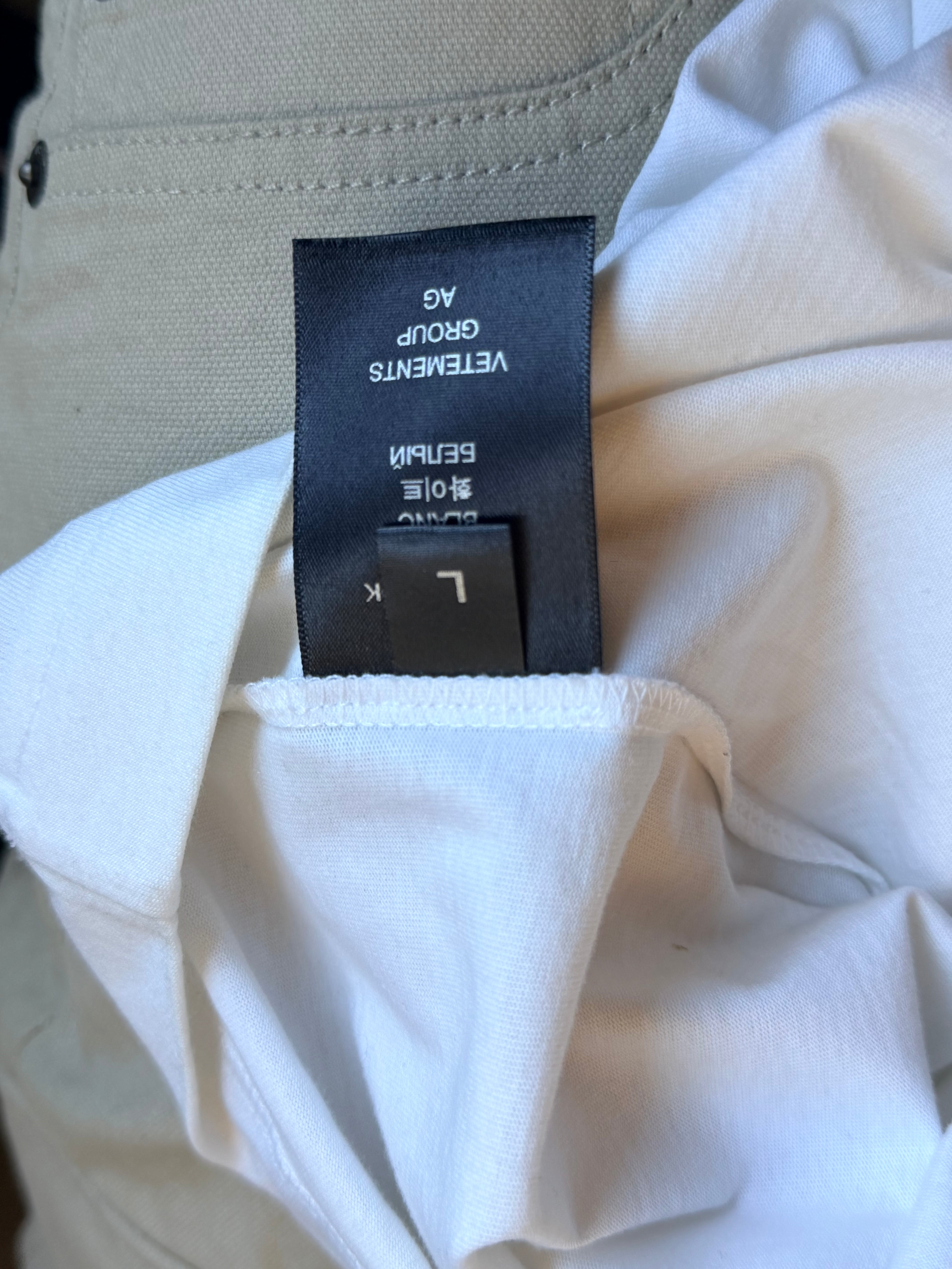 Vetements Tee