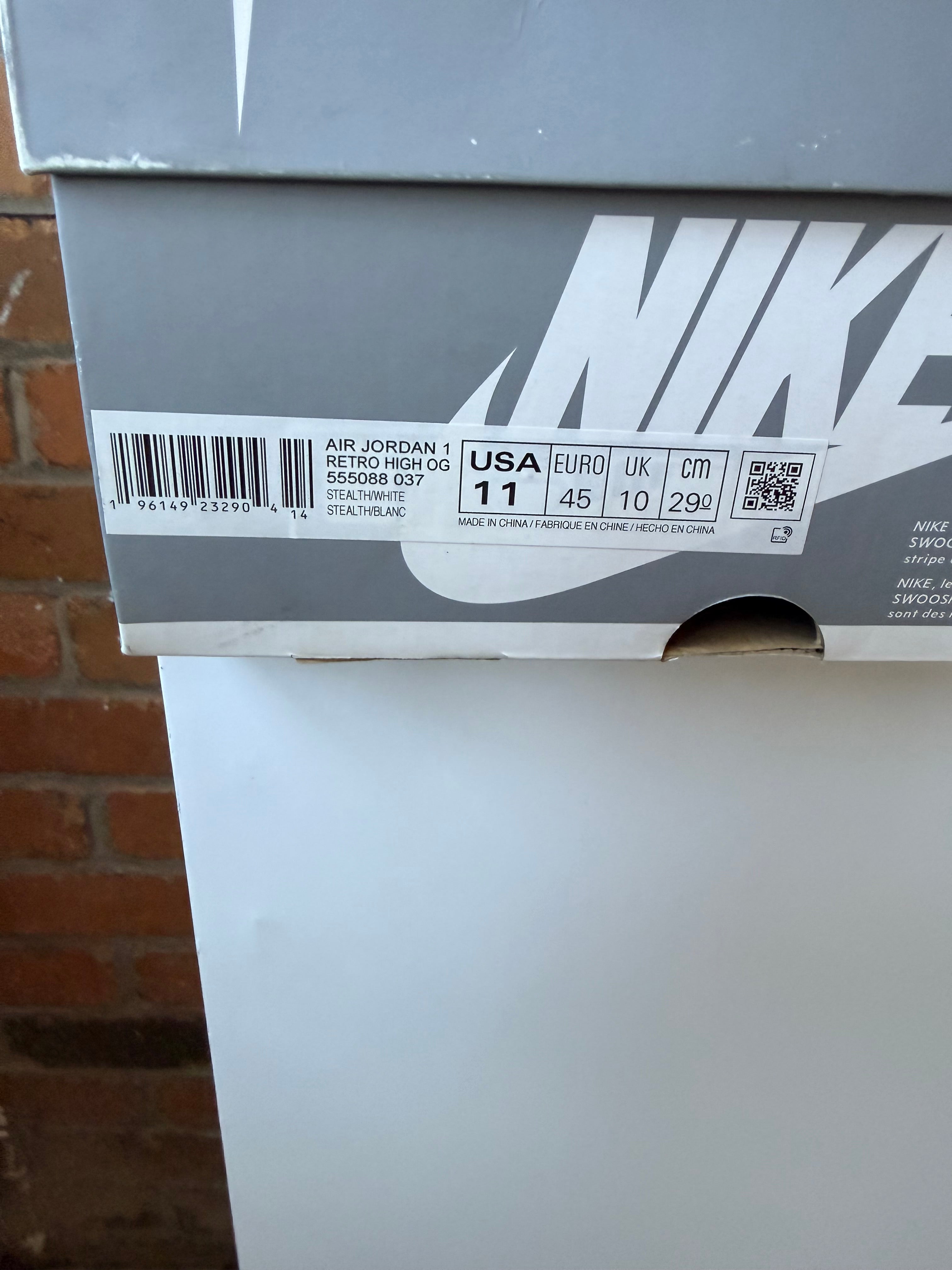 Jordan 1 High “Stealth”