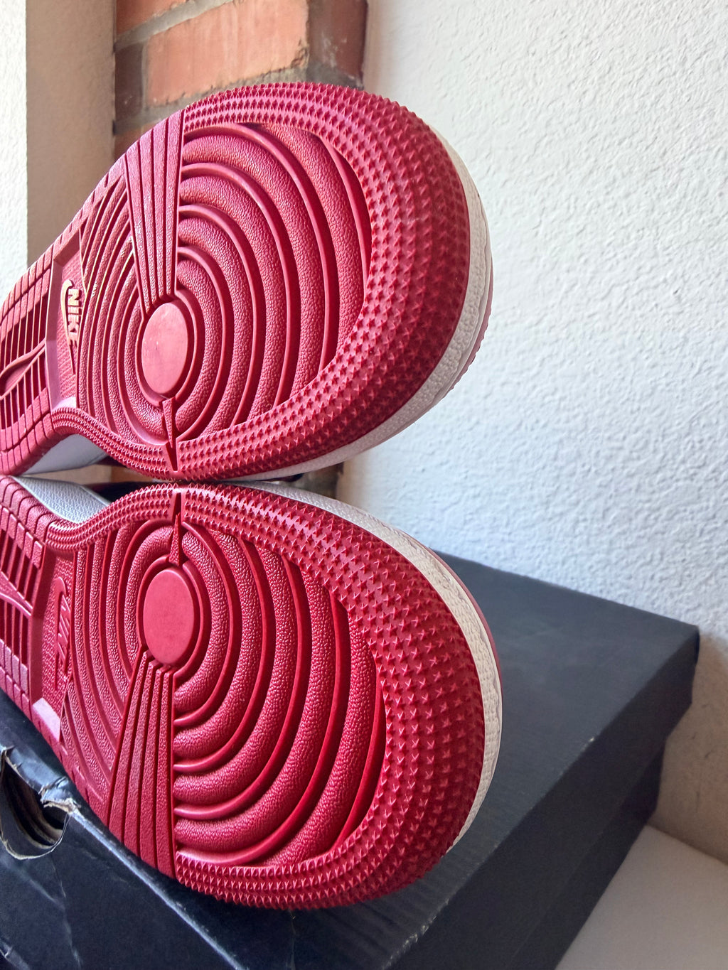 Jordan 1 Low Gym Red