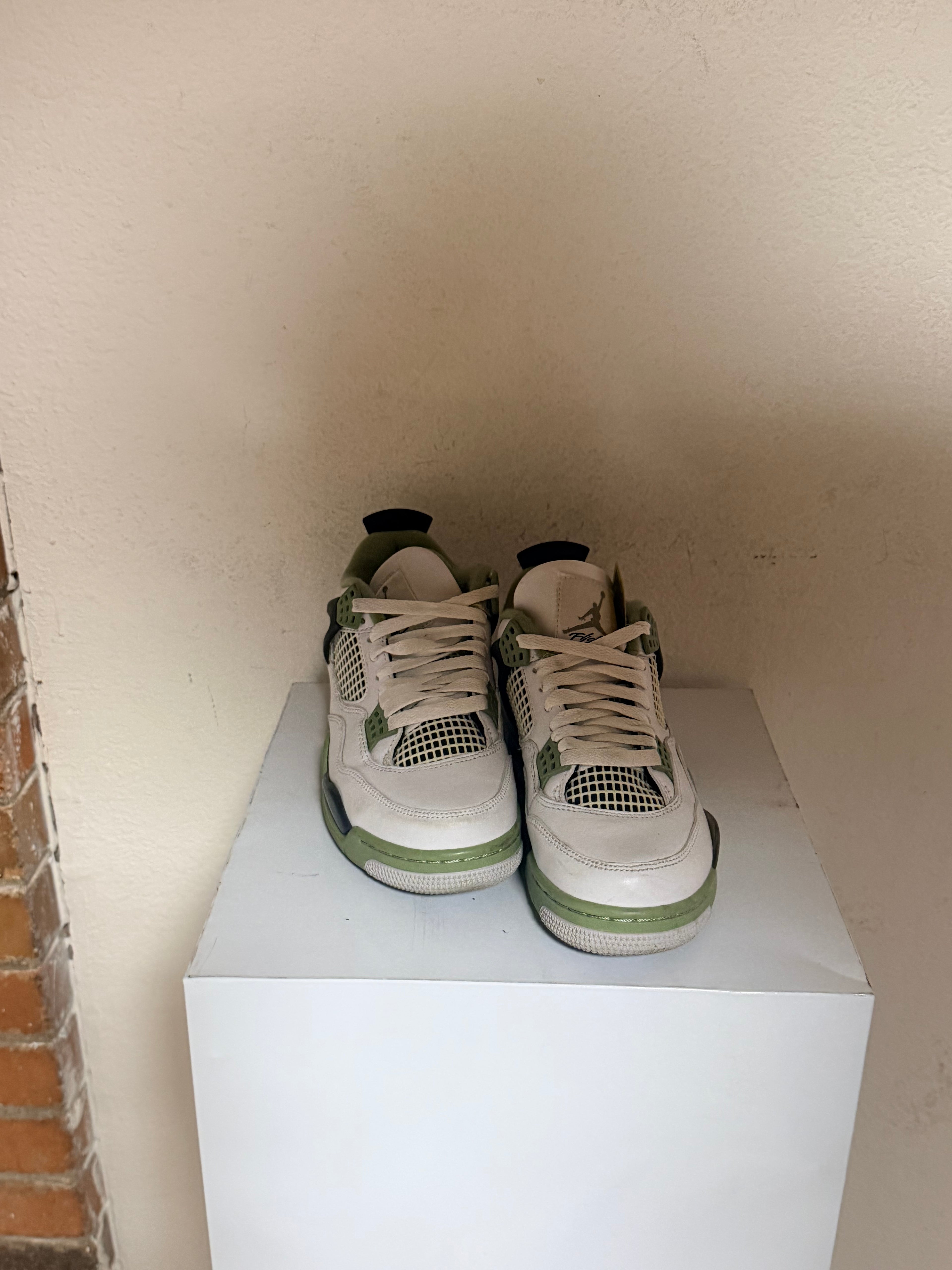 Jordan 4 “SeaFoam”