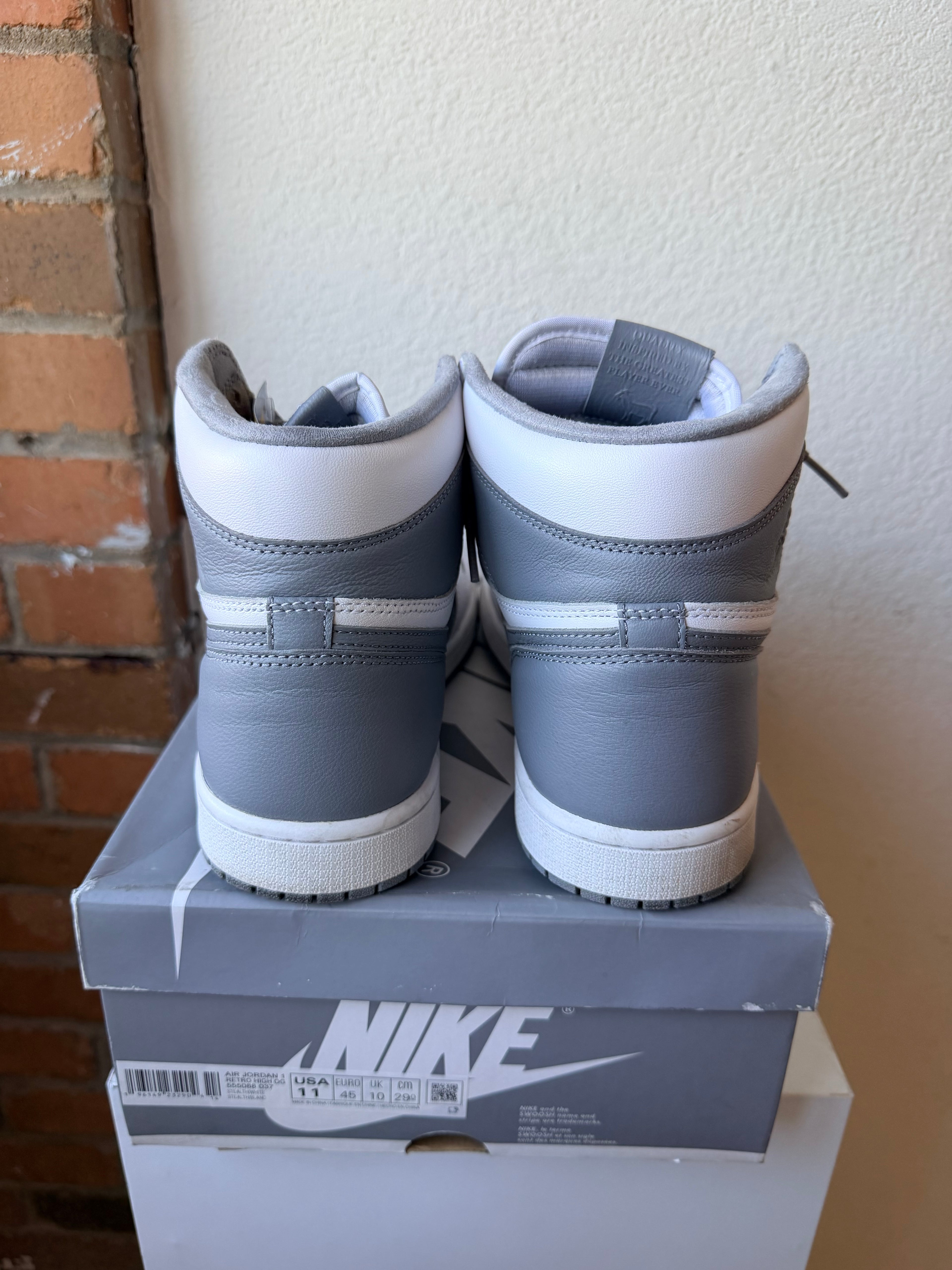 Jordan 1 High “Stealth”