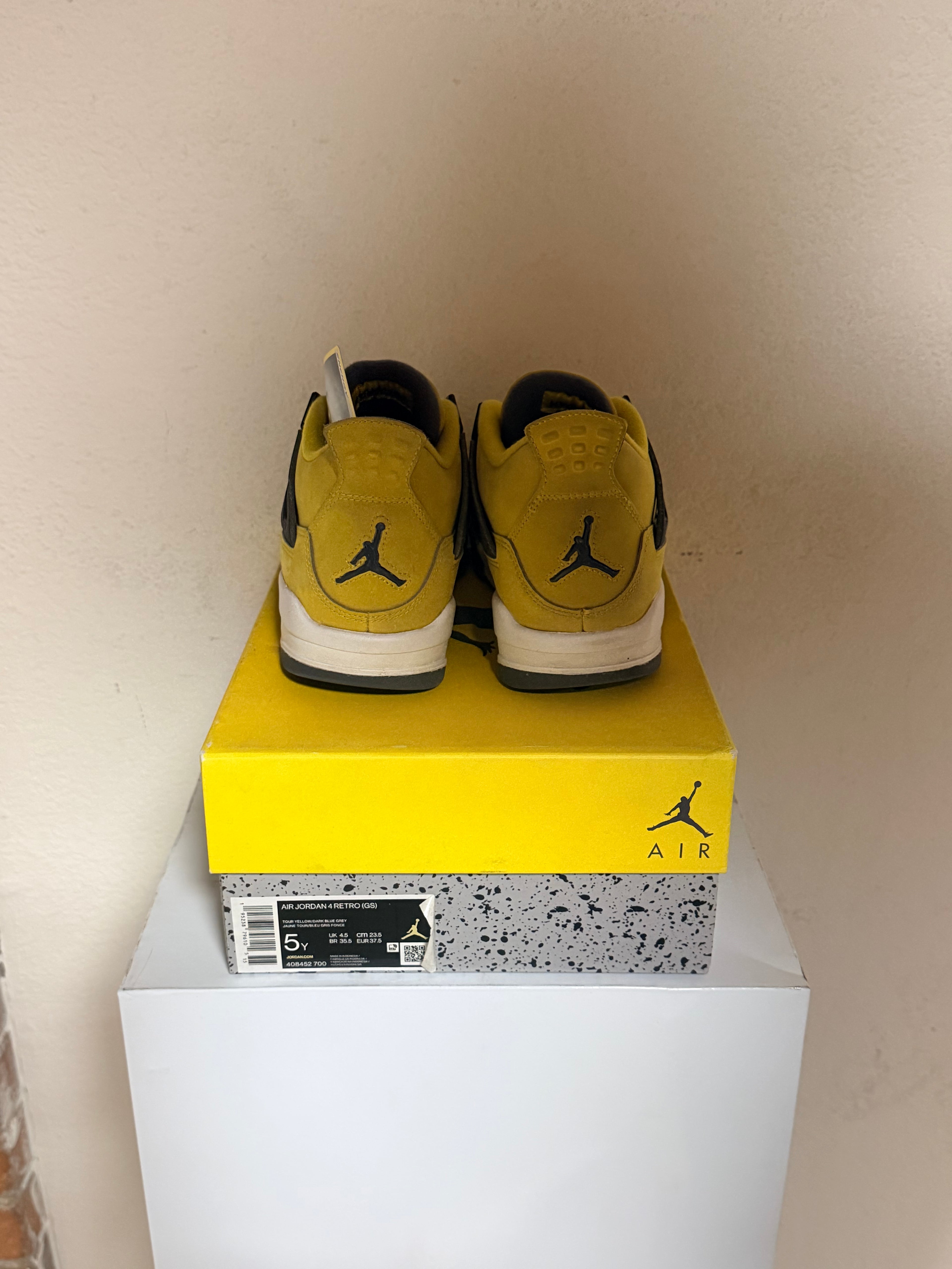 Jordan 4 Lightning