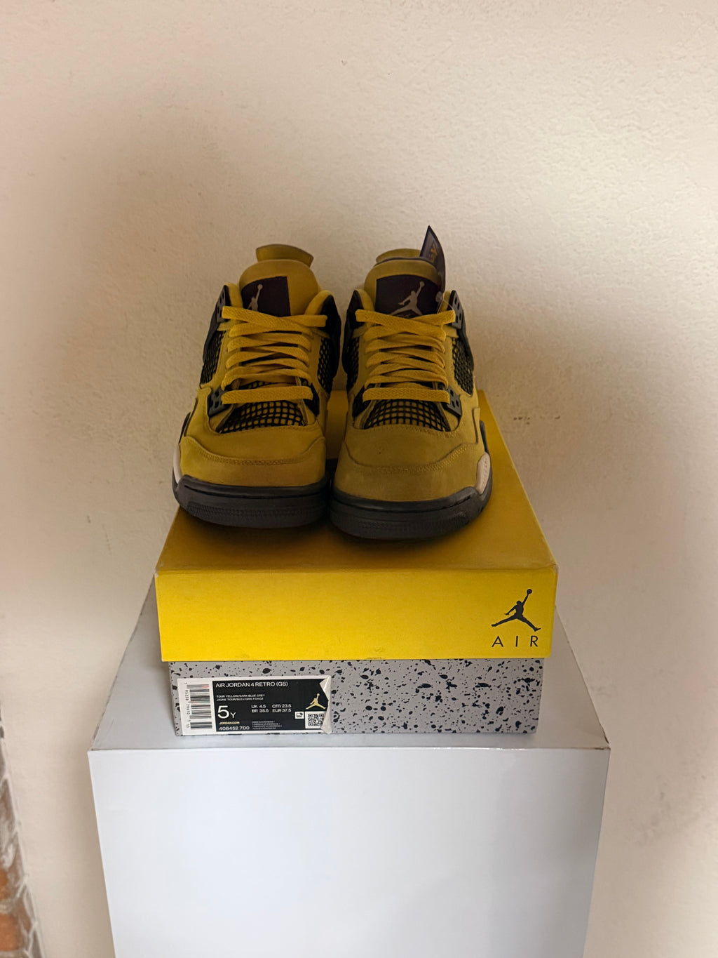 Jordan 4 Lightning