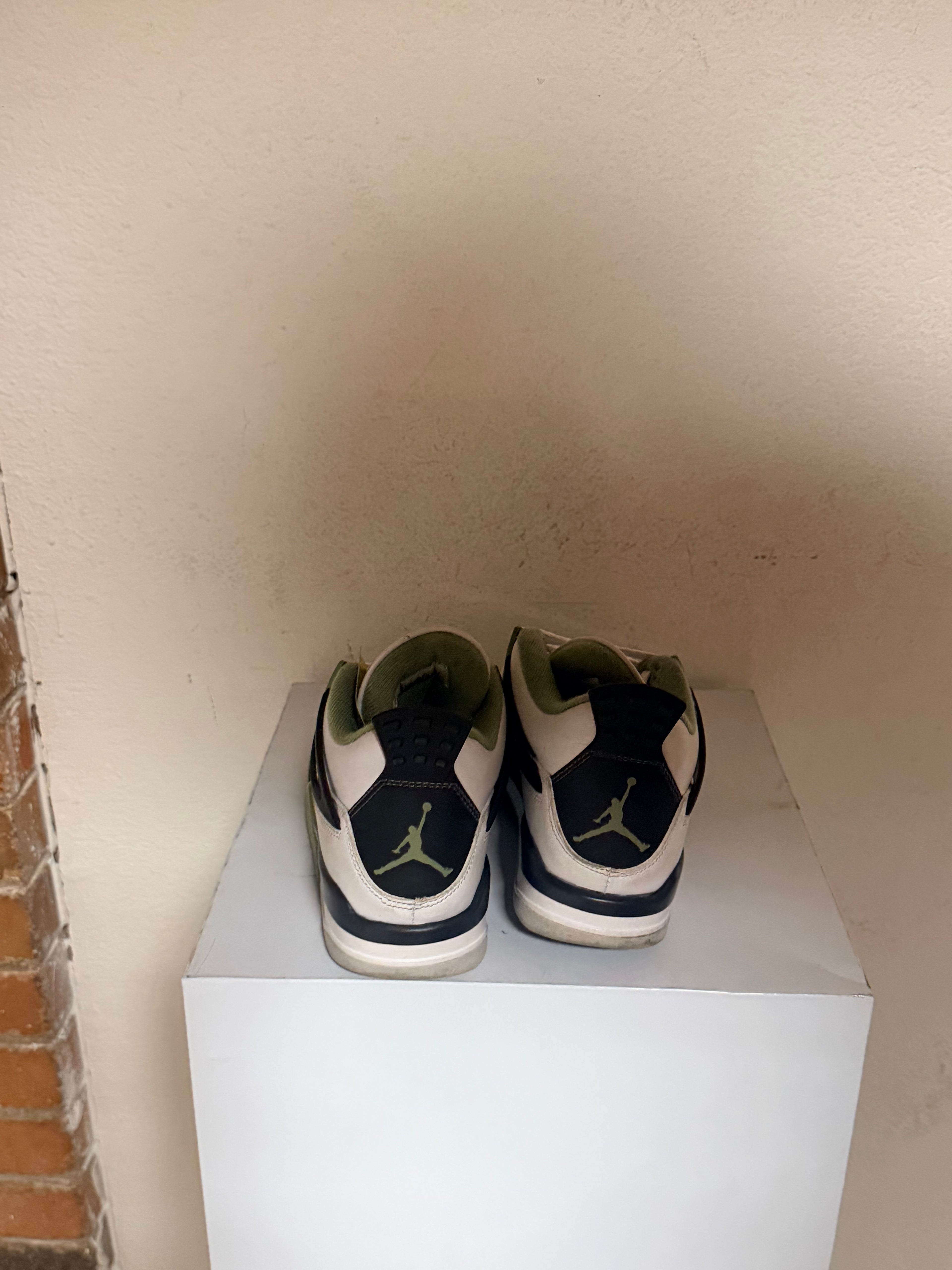 Jordan 4 “SeaFoam”