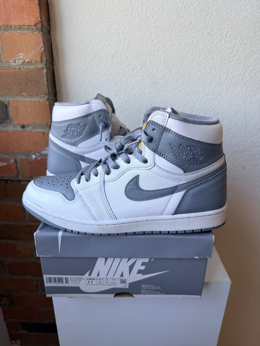 Jordan 1 High “Stealth”