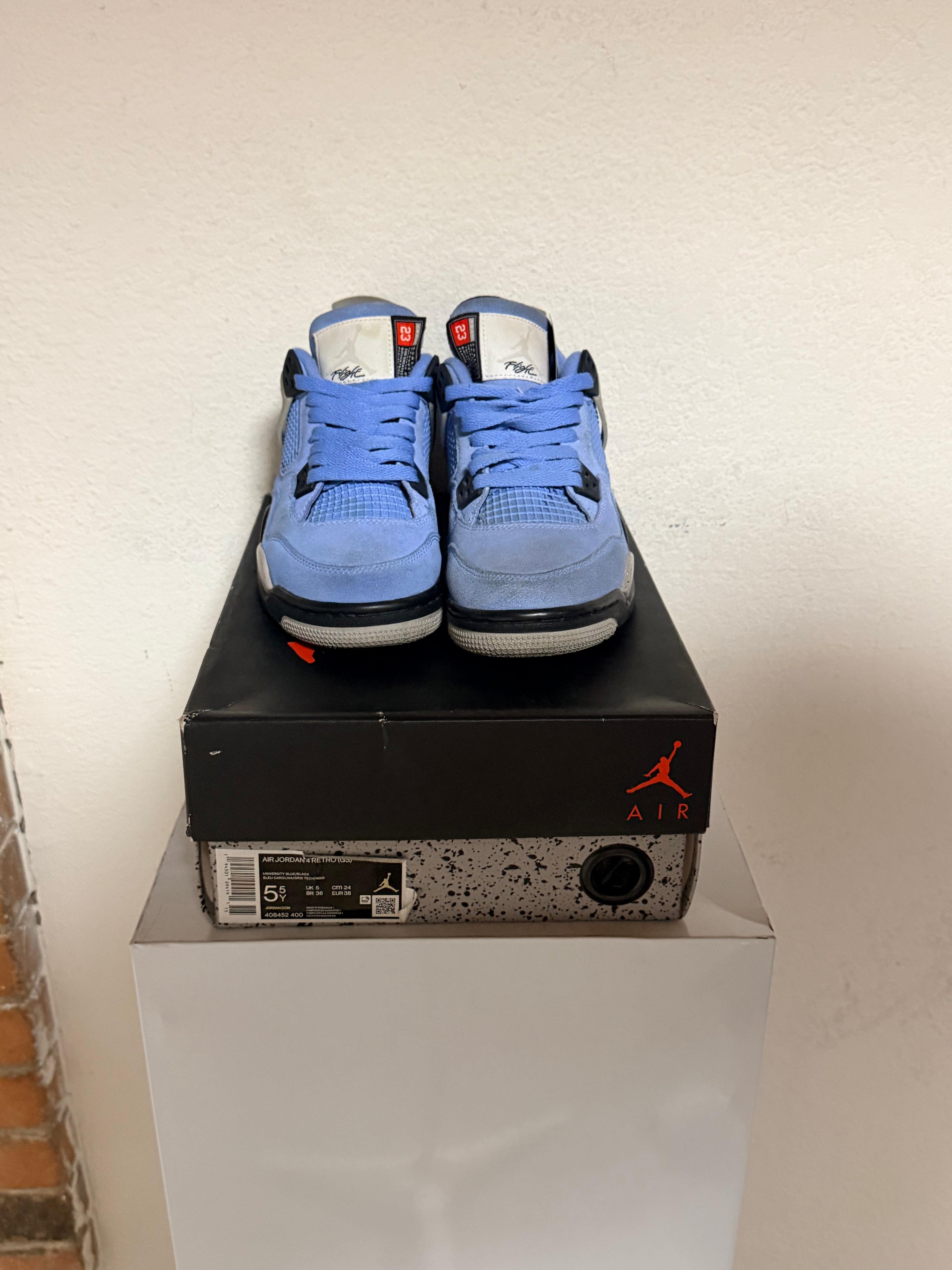 Jordan 4 UNC